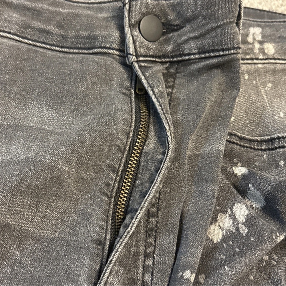 Fashion Nova Women’s Curve On The Spot Paint Splatter Gray Skinny Jeans Size 20W - Picture 7 of 15